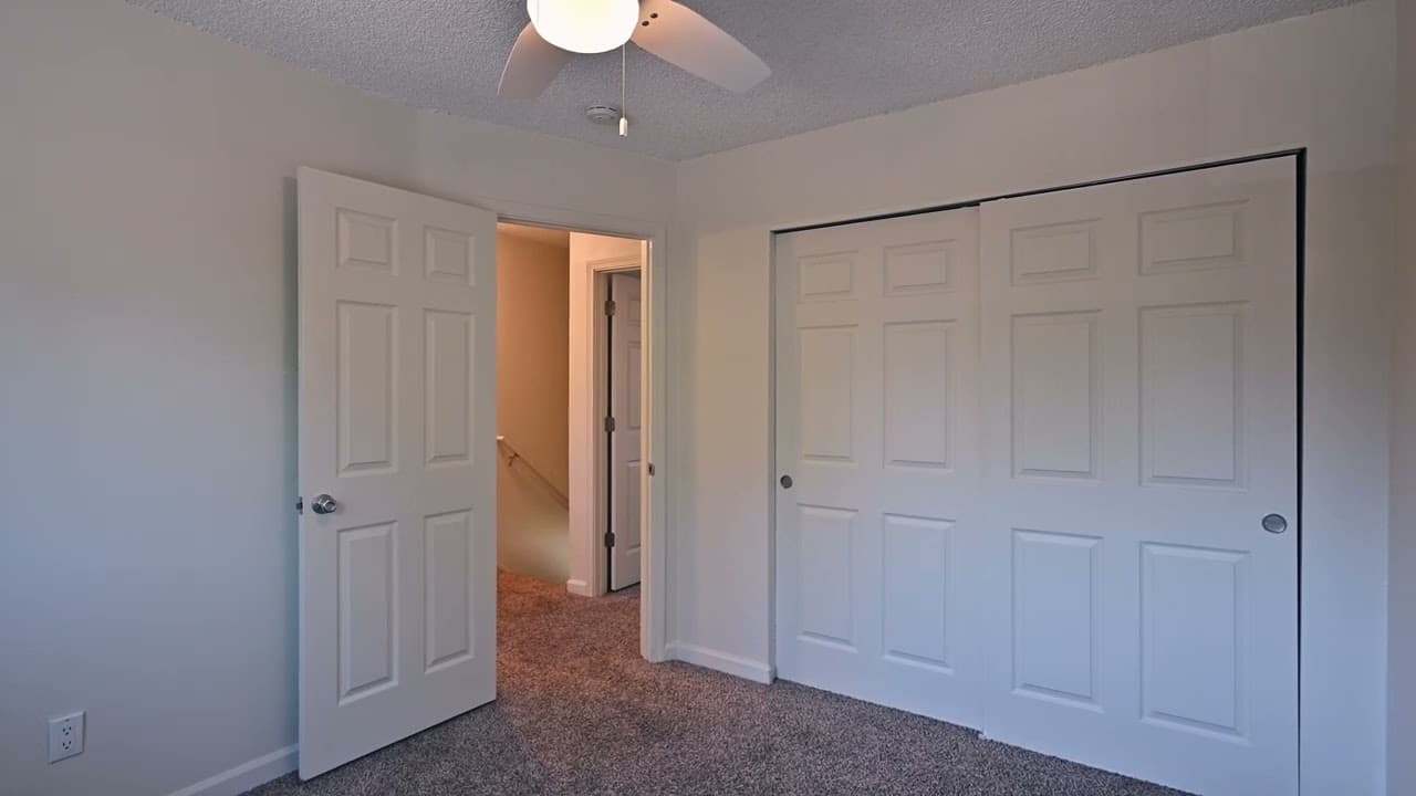 2 Bedroom Virtual Tour | Lincoln Court Townhomes